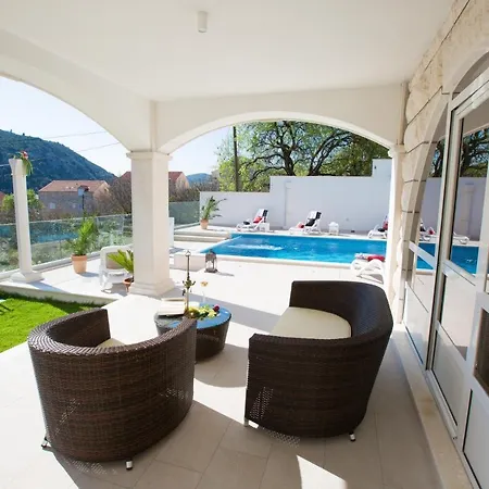 Villa Arion
