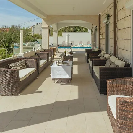 Arion Villa